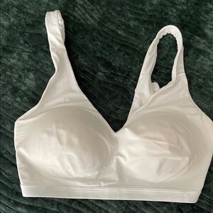 Warner’s super soft, wireless, comfort bra, white, size medium